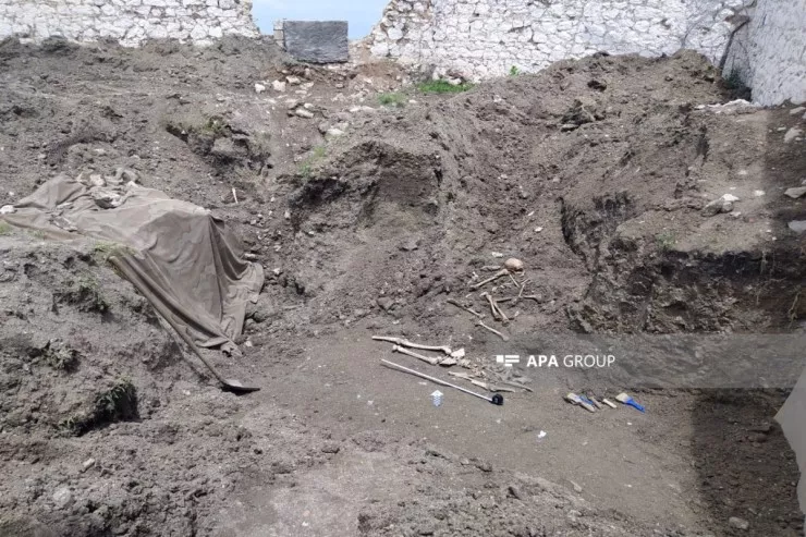 "32 kütləvi məzarlıq aşkar edilib"