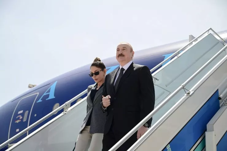 Prezident və xanımı Qırğızıstanda 