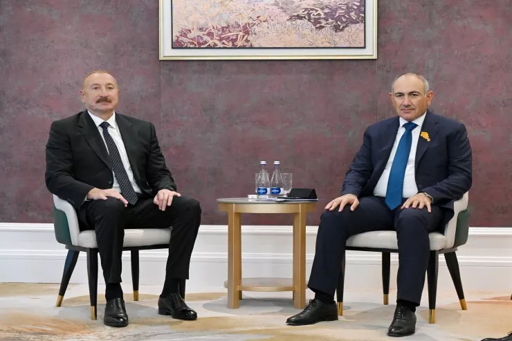 İlham Əliyevlə Paşinyanın görüşü başa çatdı - VİDEO  - YENİLƏNİB 