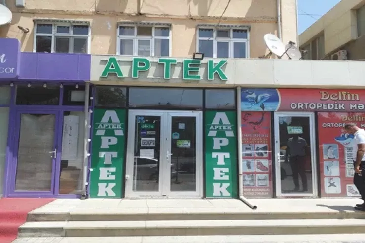 Bakının mərkəzində  ÖLÜM:  aptekdə can verdi