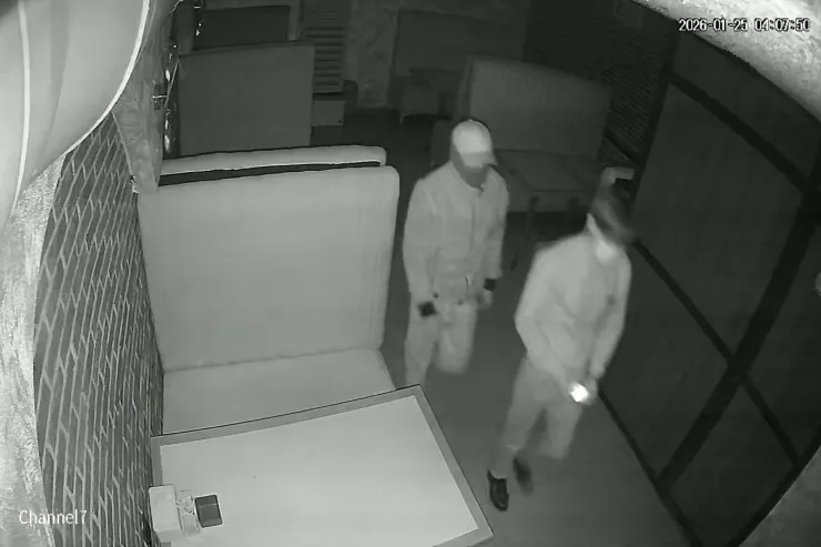 Bakıda kafeni qarət edənlər kameralara düşdü - VİDEO 