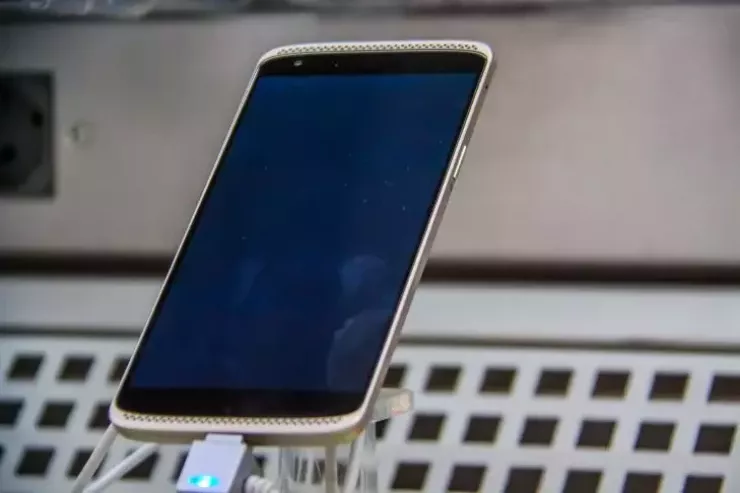 Səssiz zənglər -  nədir və niyə təhlükəlidirlər? 