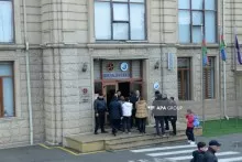 Bakıda ŞOK:  İdrak Liseyində şagird müəllimi GÜLLƏLƏDİ  -FOTO  -VİDEO  -YENİLƏNİB 