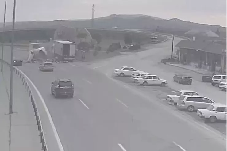 Bakı-Qazax yolunda QƏZA:  parça-parça oldu - VİDEO 
