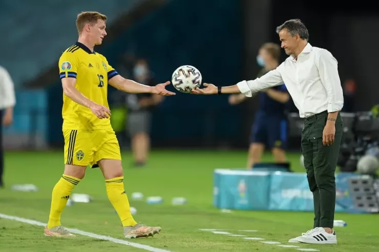 PSJ Luis Enrike ilə müqavilənin müddətini uzatmaq üçün  danışıqlara başladı