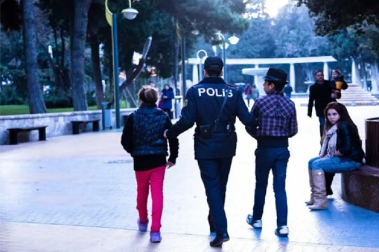 Azərbaycanda avaralara 20 manat cərimə  yazılır? - Hüquqşünas DANIŞDI 