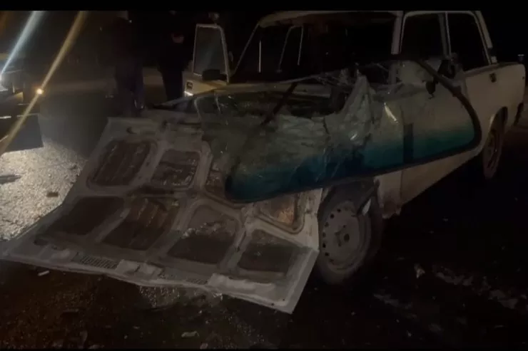 Şərurda minik və yük maşını toqquşdu:  xəsarət alanlar var