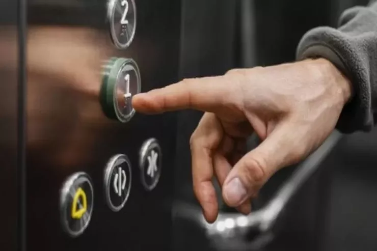 Dünyanın ən sürətli liftləri -  95-ci mərtəbəyə 43 saniyədə  qalxır