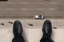 Bakıda FACİƏ:  60 yaşlı kişi binanın damından  yıxılıb öldü