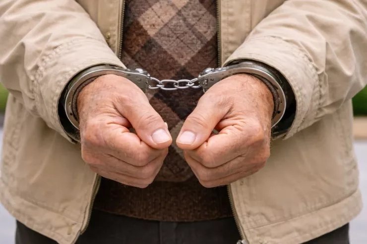 Sumqayıtda 11500 manatlıq  dələduzluq edən 68 yaşlı kişi  TUTULDU