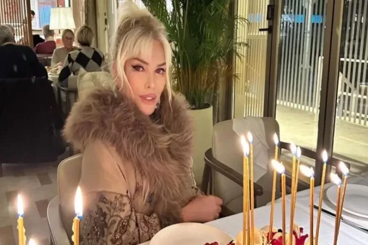 Ajda Pekkanın 80 yaşı  oldu