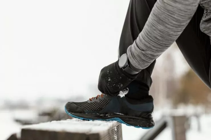 Bu ayaqqabı oynaqlara  ciddi zərər verir - çoxu onu hər gün geyinir 