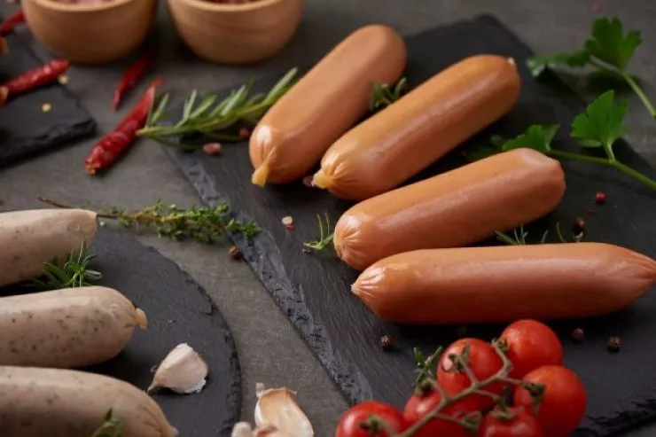Boşqabdakı təhlükə:  İstifadədən çəkinməli olduğunuz  6 sosiska inqrediyenti