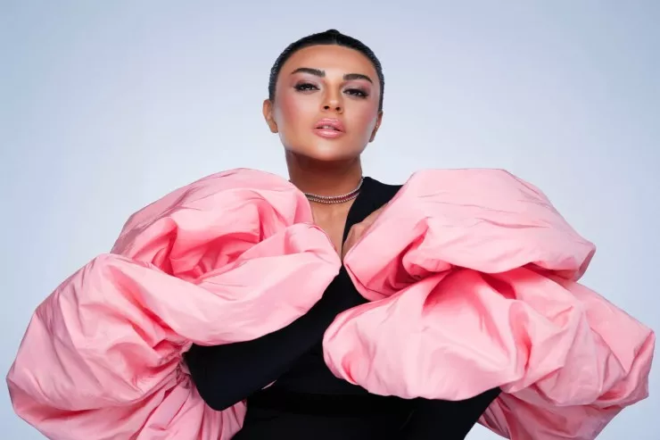 “Doya-doya” ilə ilk solo konsert: Gülay səhnədə 