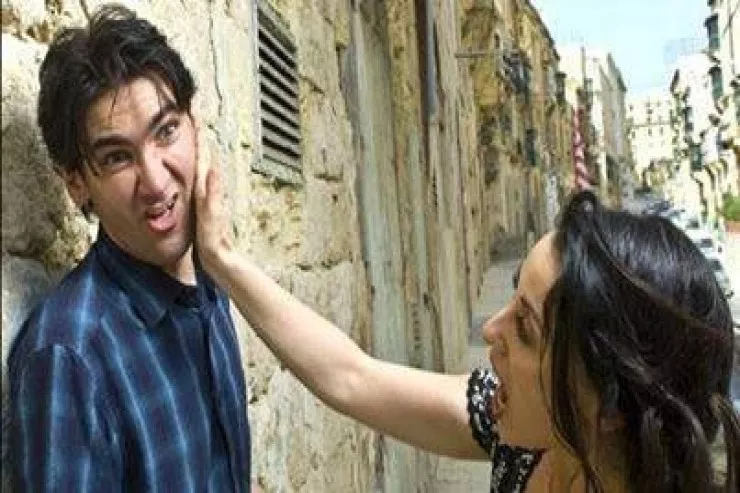 "Həmin gün anam atama şillə vurmuşdu" - Ərini öldürən  qadının MƏHKƏMƏSİ 