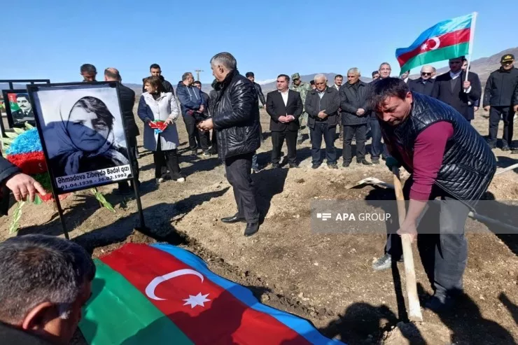 Xocalı soyqırımında  itkin düşən qadının qalıqları dəfn edildi