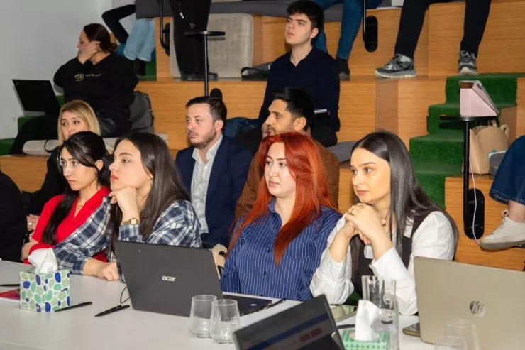 “Azərsun Holdinq” jurnalistlər üçün süni intellekt mövzusunda təlim təşkil edib