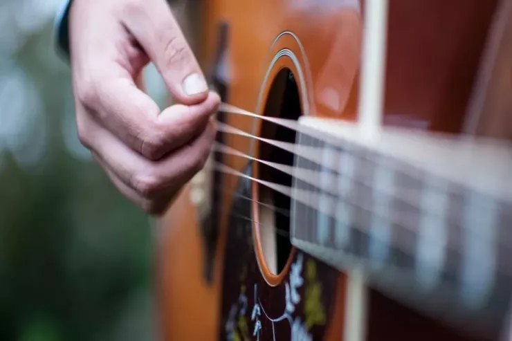 Niyə mahnılar daim başınızda ilişib  qalır? - elm adamları sirri açdılar 