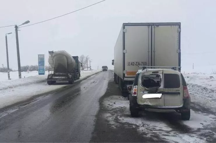 Azərbaycanlı sürücünün TIR-ı qəzaya düşdü, yaralılar var 