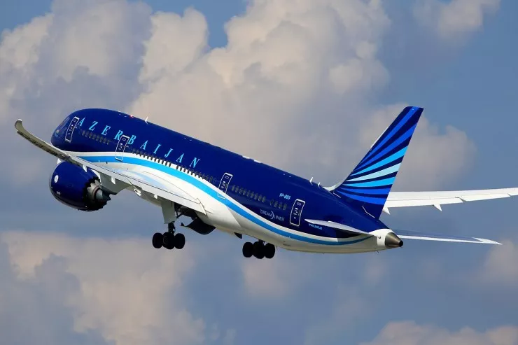 Bakıdan bu istiqamətlərdə uçan təyyarələr geri qayıtdı 