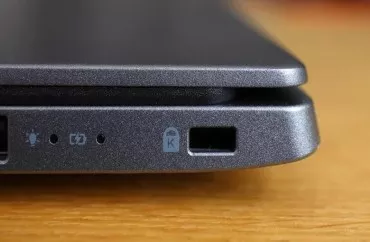 Noutbukdakı bu qəribə bağlayıcı  nədir, niyə heç kim ondan istifadə etmir? 