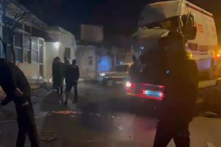 Bakıda TTY maşını ilə motosiklet toqquşdu, ölən var-VİDEO 