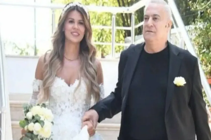 Mehmet Ali Erbil xəyanəti etiraf etsə də gənc arvadı boşanmadı 