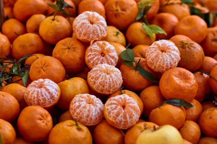 Mübahisə edib narıngi uddu:  az qala öləcəkdi 