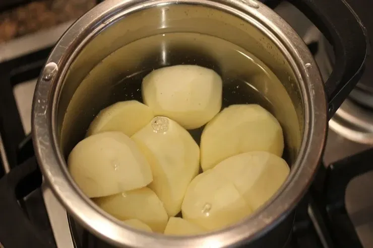 Bunu kartof bişirəndə  üzərinə əlavə edin: çox  dadlı   olacaq