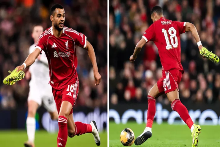 Oyundan bir an:  Qakpo əlində butsa ilə hücuma keçir 