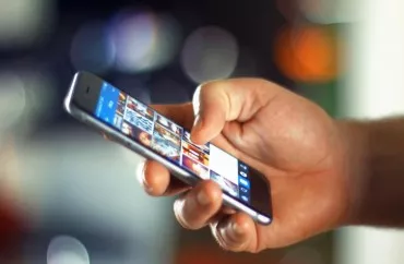 Tarixin ən uğursuz 13 smartfonu  - Siyahıda keçənilki iPhone  da var