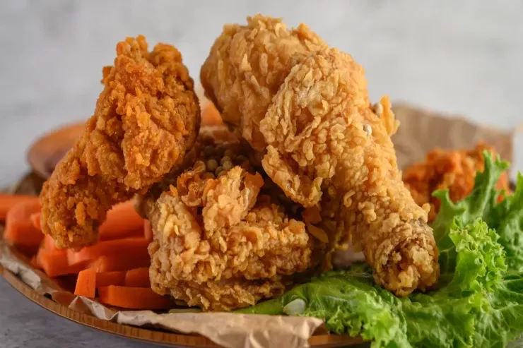 Toyuğu soyuducudan çıxarıb  qızartmaq niyə böyük səhvdir 