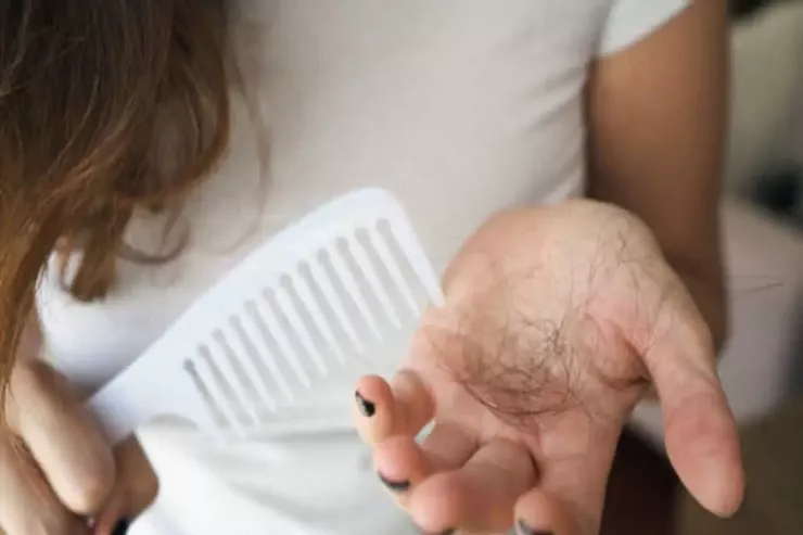 Saç tökülməsi  - Mövsümi yoxsa ciddi narahatlıq?