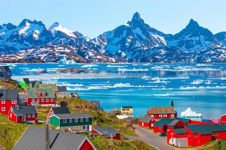 Qrenlandiya:   Dünyanın ən böyük və ən zəngin təbii sərvətləri  olan adası