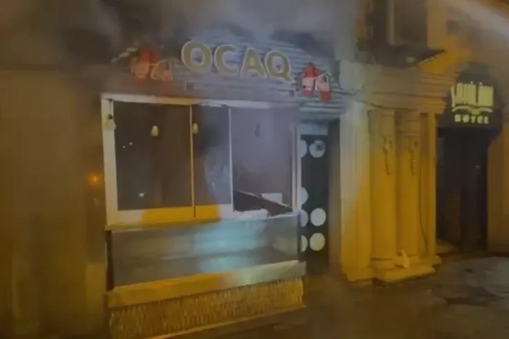 Bakının mərkəzində dönərxana belə yandı - ANBAAN VİDEO  - YENİLƏNİB 