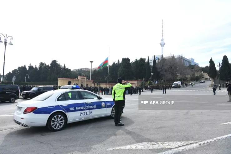 20 Yanvar şəhidlərinin xatirəsi bir dəqiqəlik sükutla  yad olundu