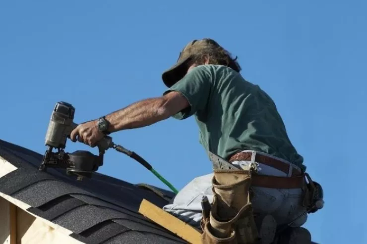 Qonşunun damına çıxmışdı, yıxılıb öldü - Lənkəranda FACİƏ 