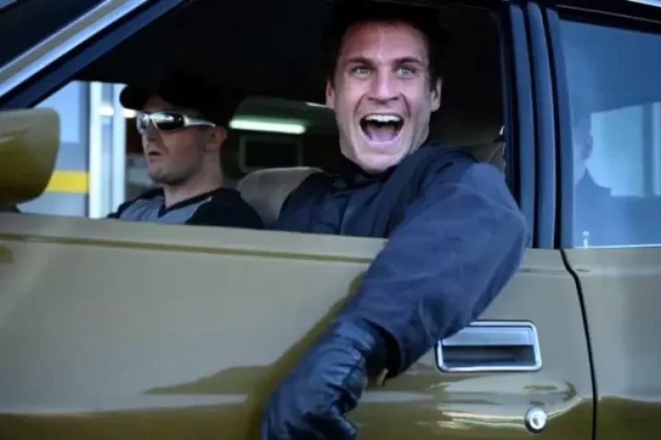 Aktyor oğru rolunu  elə yaxşı oynadı ki... qonşular  polis   çağırdı