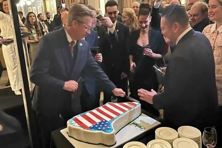 Respublikaçılar Qrenlandiyanı belə parçaladılar 