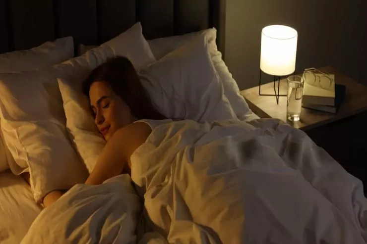 Hər axşam eyni vaxtda yatsanız,  beyin və orqanizmdə nə baş verir? - CAVAB 