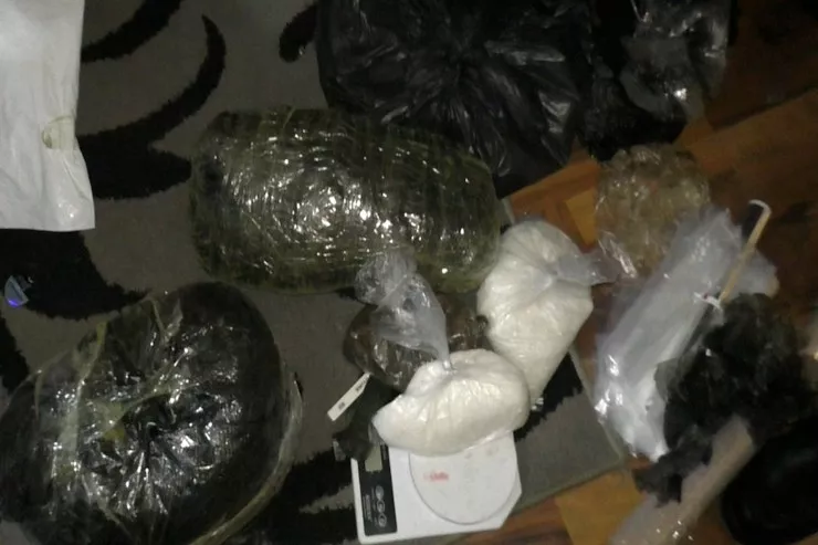 Bakıda narkokuryerlərə qarşı ƏMƏLİYYATDA  biri qadın olmaqla  2 nəfər tutuldu -  VİDEO 