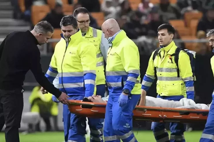 Robin van Persiyə oğlu ilə bağlı ikiqat zərbə  