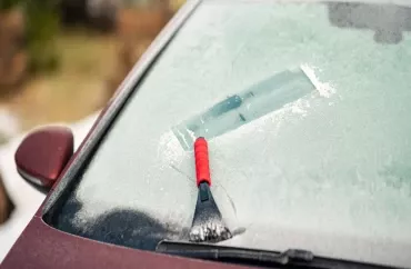 Avtomobilinizin ön şüşəsini kartofla  təmizləyin, səbəb HEYRƏTLƏNDİRƏCƏK 