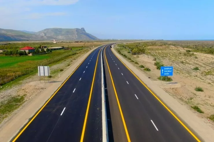 Ödənişli yolda  yük maşını kişini vurub öldürdü 