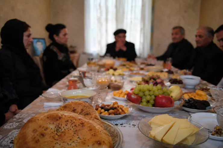 Ehsanın  savabı mərhuma çatırmı? – Bu hallarda günaha batırıq