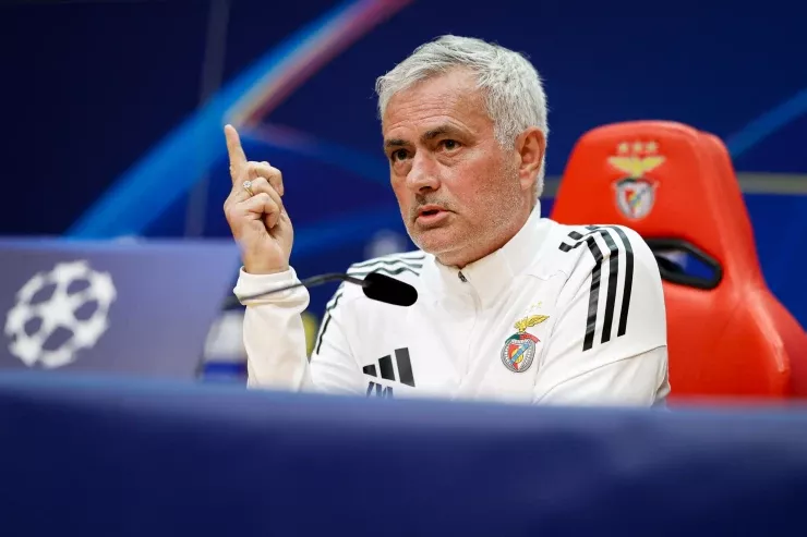 Mourinyo super komanda  qurur: "Real"dan daha bir səs-küylü  transfer