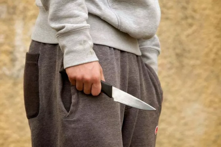 Bakıda tanışını bıçaqlayana  HÖKM OXUNDU