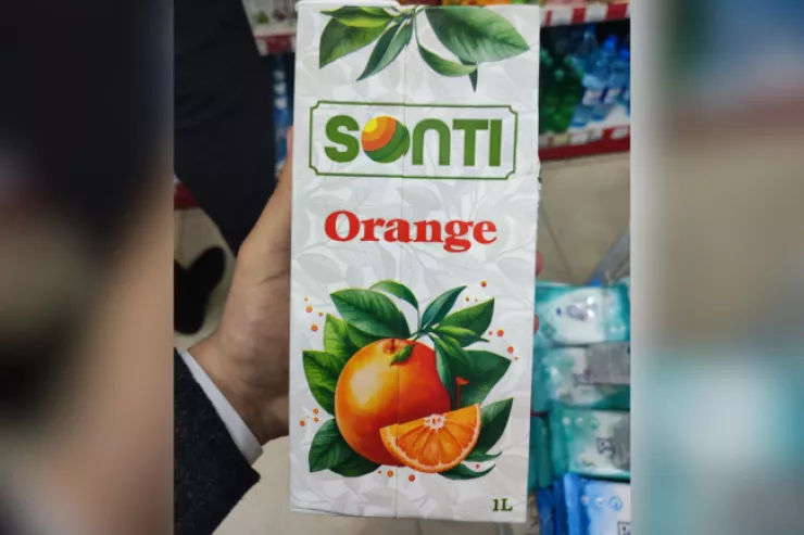 Bu meyvə şirələrində rəngləndiricilər  tapıldı