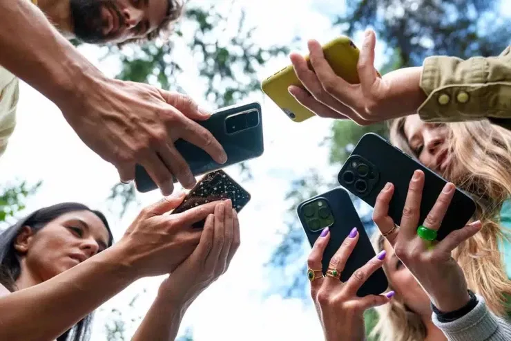 Telefonlar, hətta ən ideal  münasibətləri də poza   bilir - PSİXOLOQ 