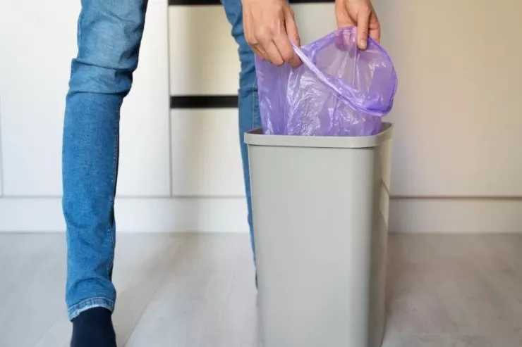 Evdə zibil qabını  qətiyyən qoymamalı olduğunuz  5 yer